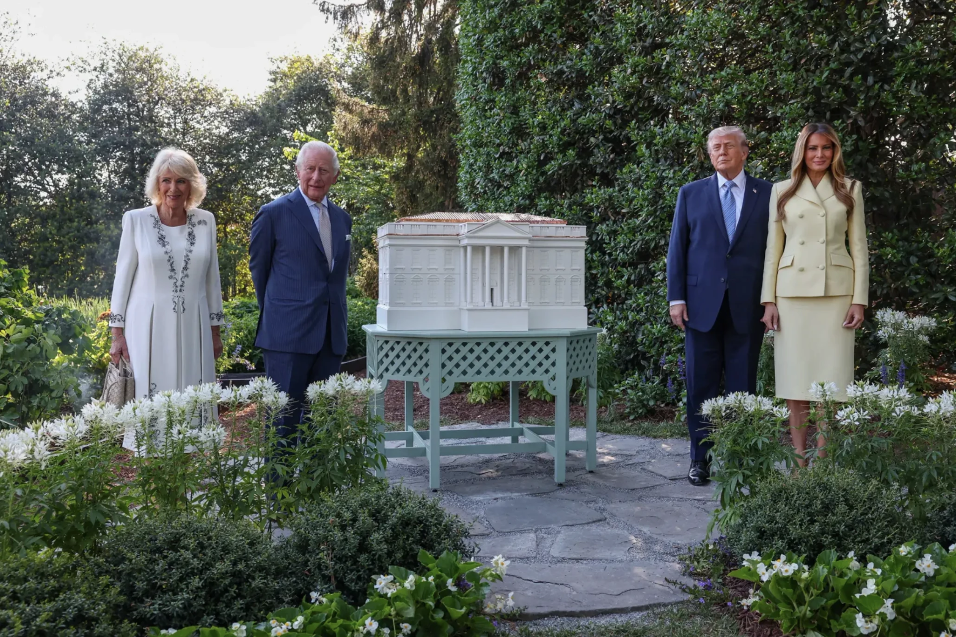 Trump-Charles III -bees