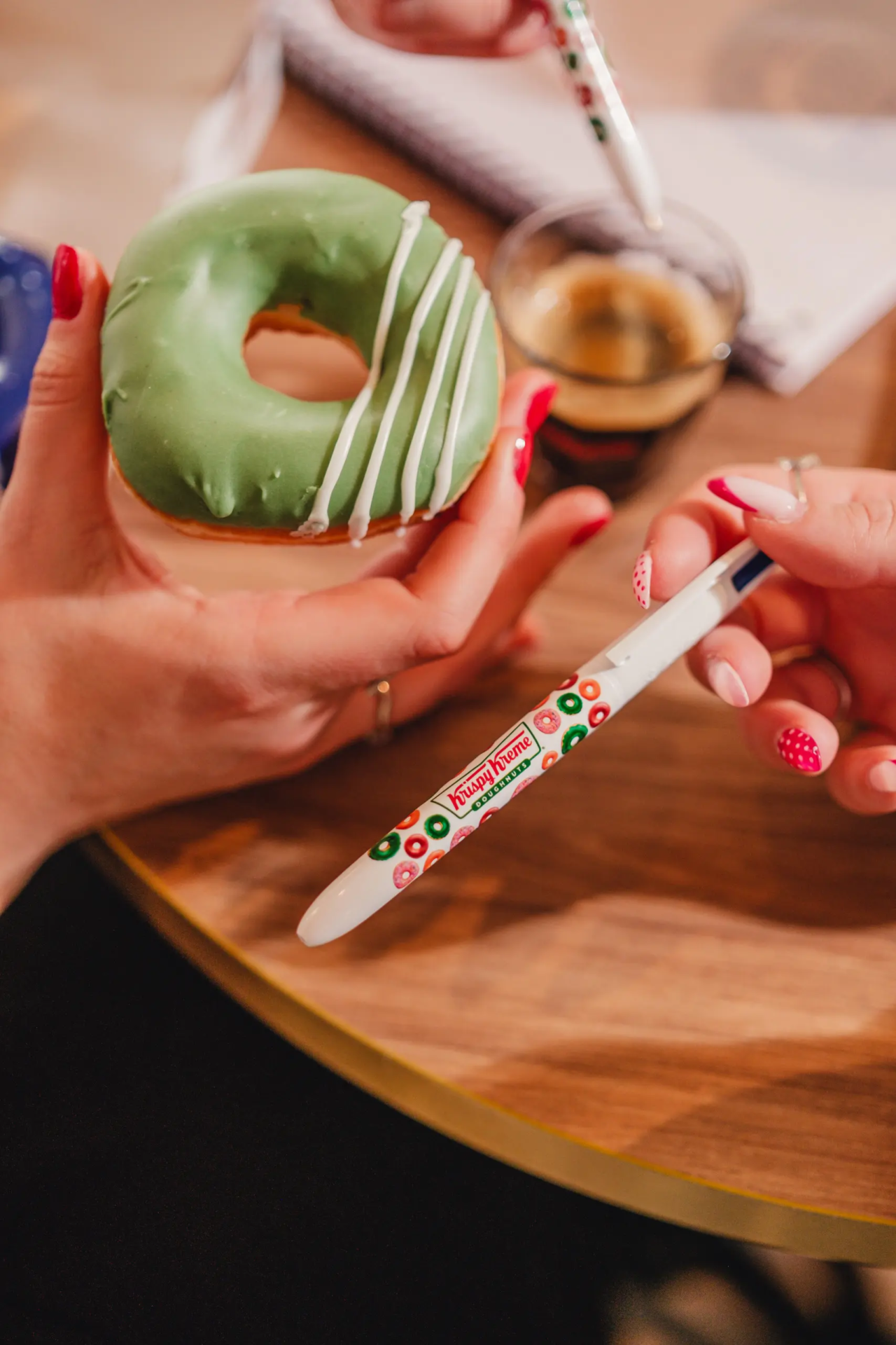 bic-krispy-kreme-4-couleurs-donuts