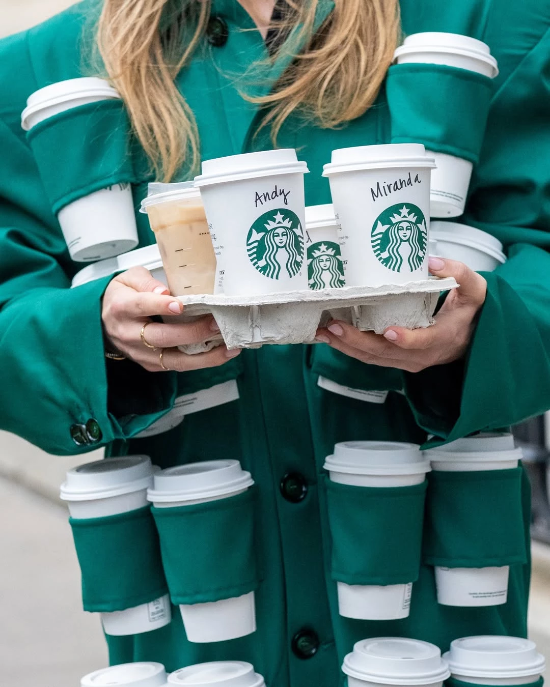 L’attribut alt de cette image est vide, son nom de fichier est starbucks-the-devil-wears-prada-1.webp.