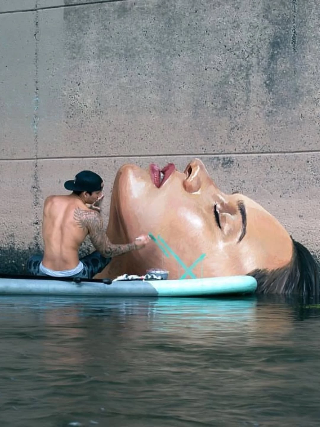 Hawaiian artist Hula swiming