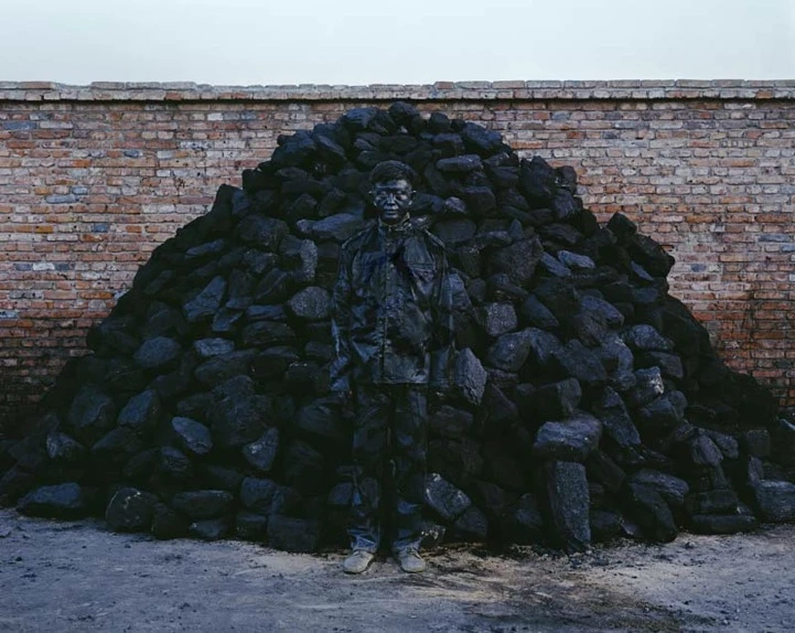 liu-bolin-lost-in-art-4-201111