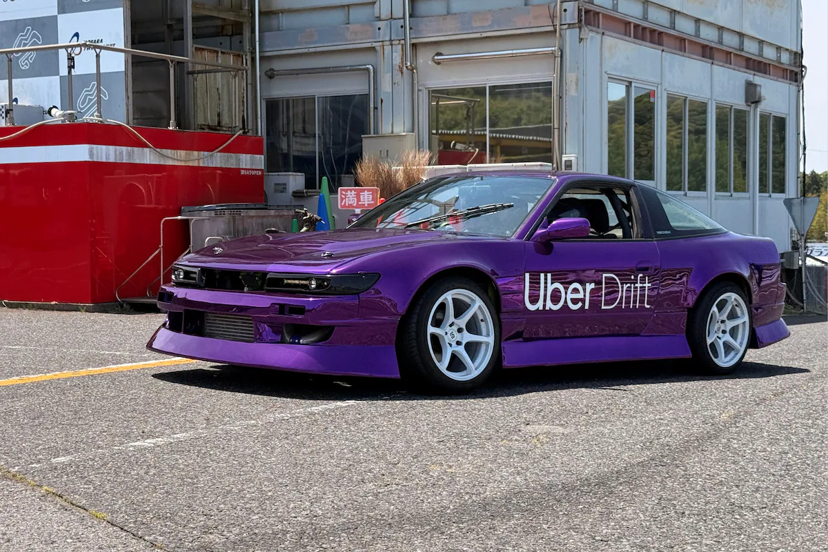 Uber drift tokio